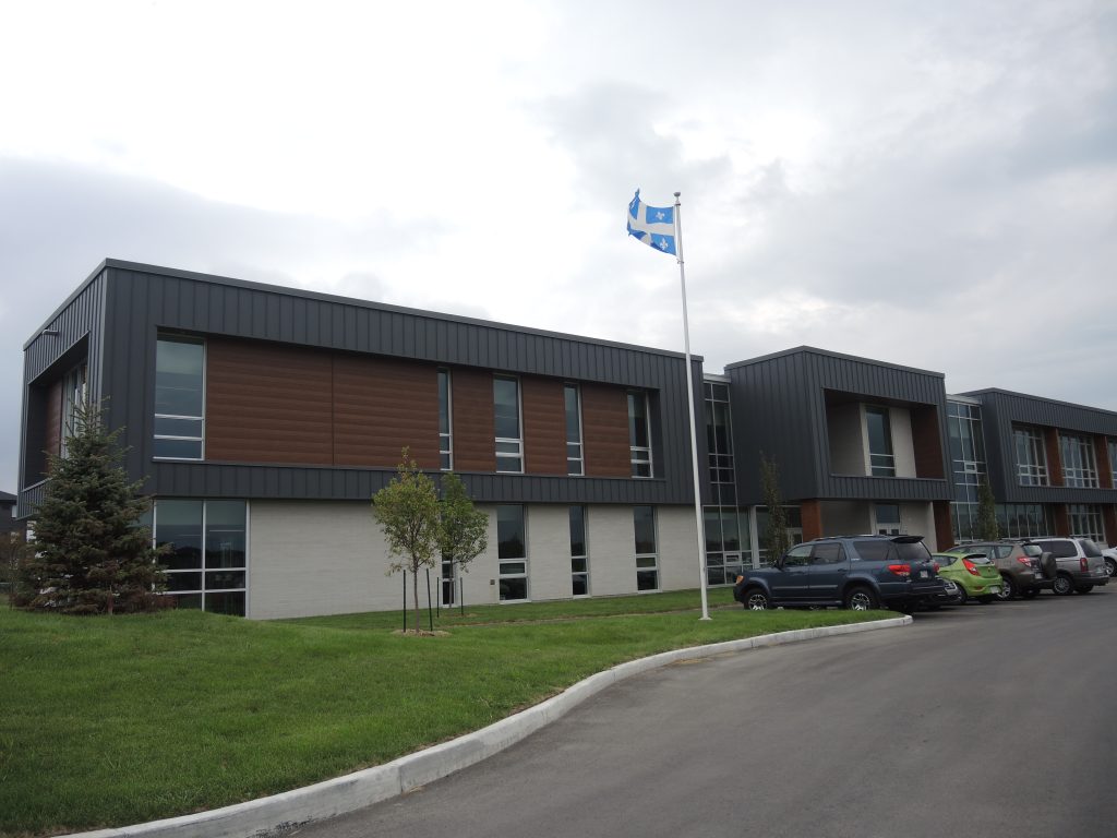 Nouvelle école de Chambly à la recherche de sa vraie couleur Le