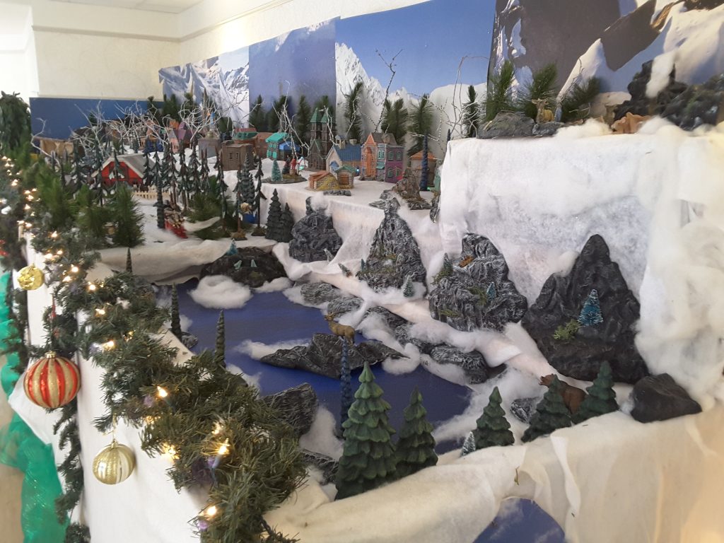 ANCIEN VILLAGE DE Noël maisons et personnages en céramique avec